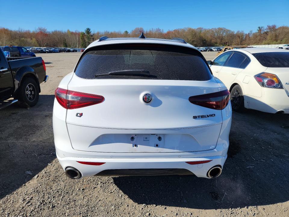 2021 Alfa Romeo Stelvio ti