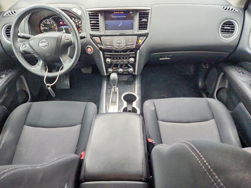 2018 Nissan Pathfinder sv