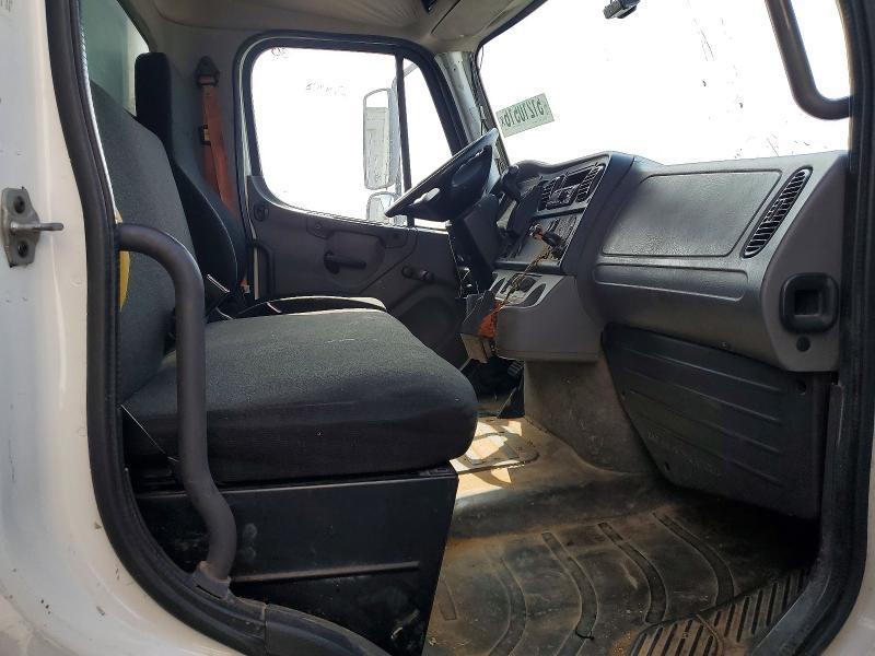 2019 Freigliner 2019 Freightliner Business Class M2 BOX Truck
