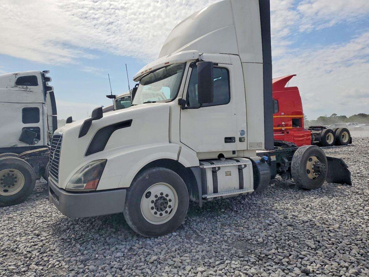 2017 Volvo VNL Semi Truck