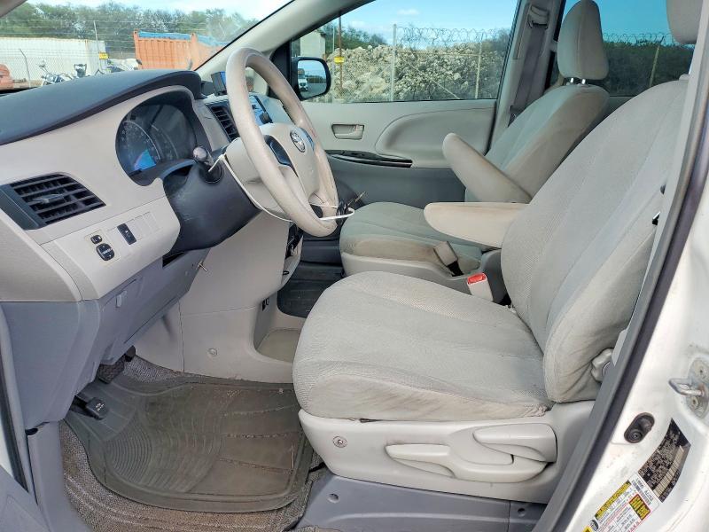 2013 Toyota Sienna l 7-passenger