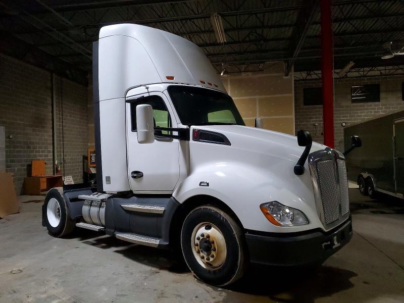2018 Kenworth T680 Semi Truck