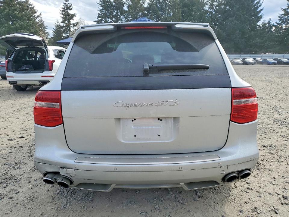 2010 Porsche Cayenne gts