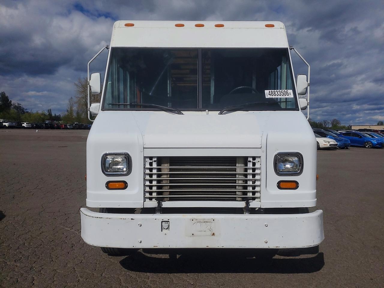 2005 Freightliner MT45G Delivery Truck