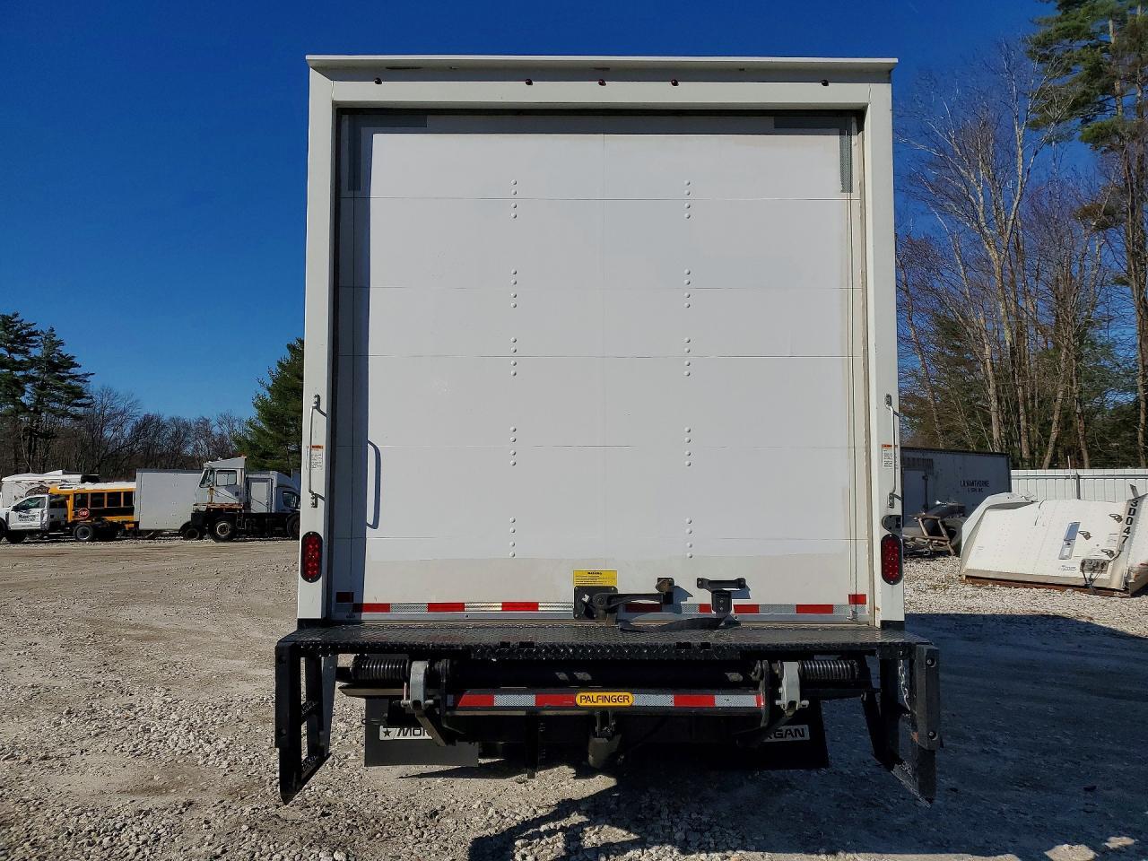 2024 Isuzu NPR HD BOX Truck