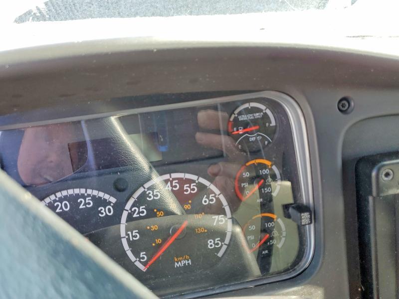 2018 Freightliner Business Class M2 box Truck
