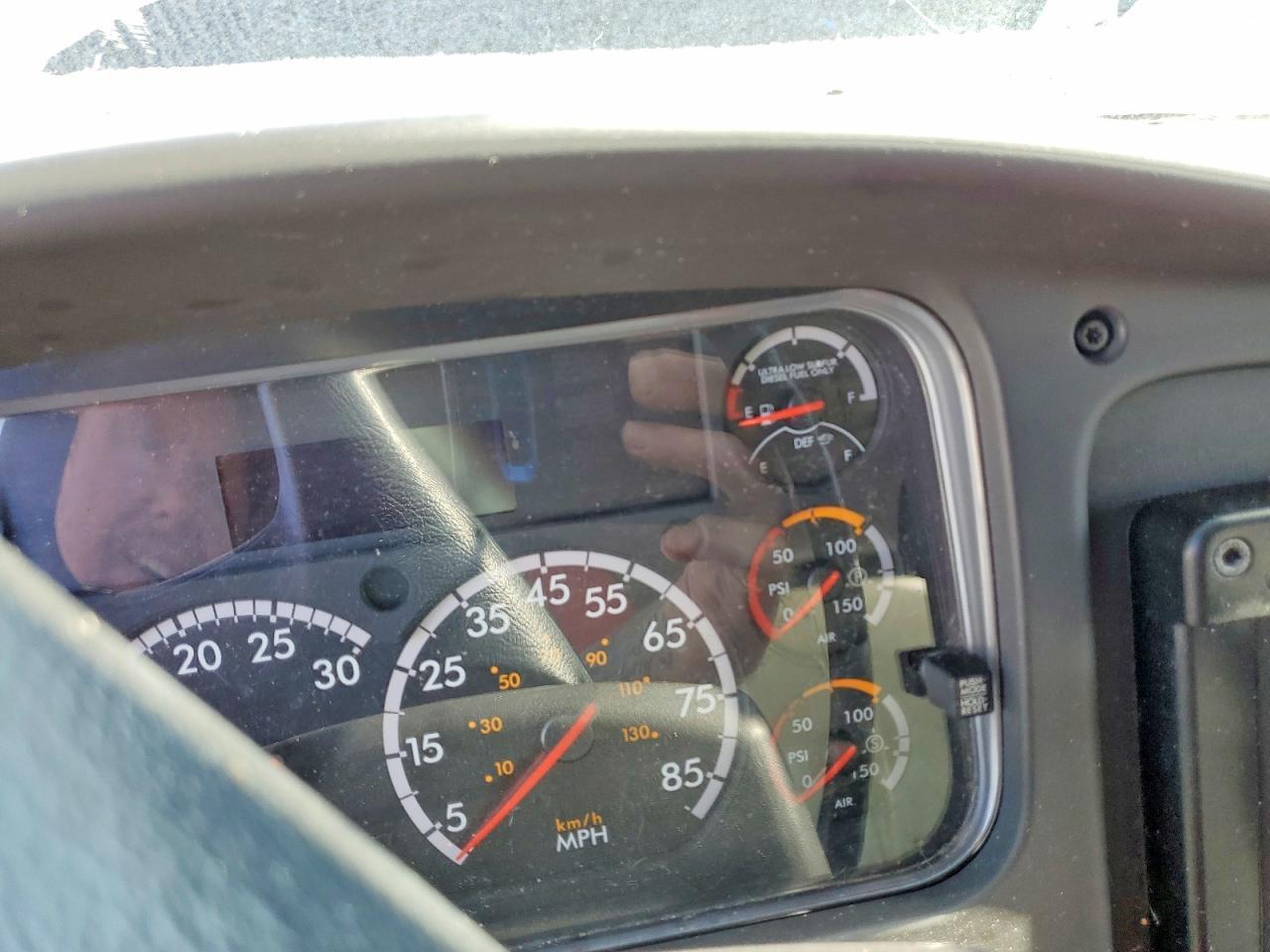 2018 Freightliner Business Class M2 BOX Truck