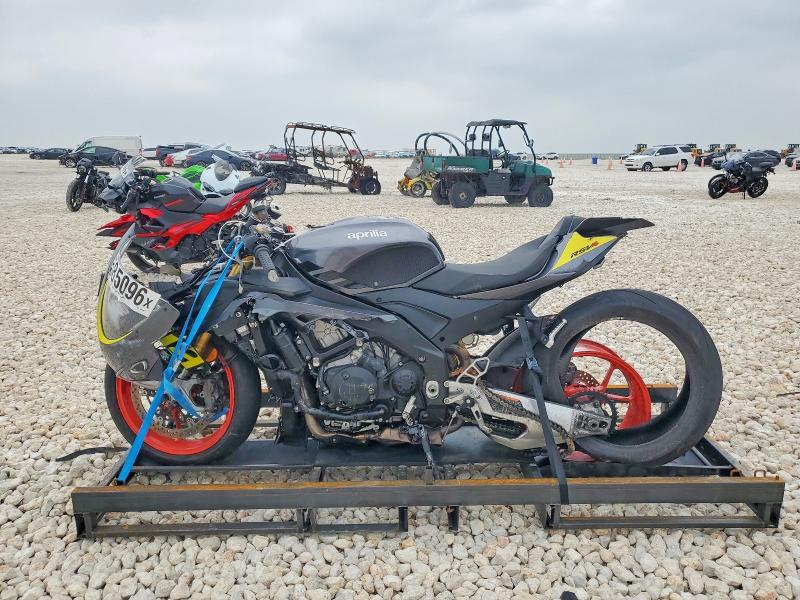 2026 Aprilia RSV4 1100