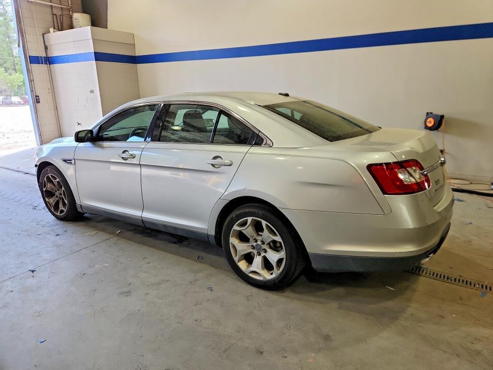 2010 Ford Taurus sel