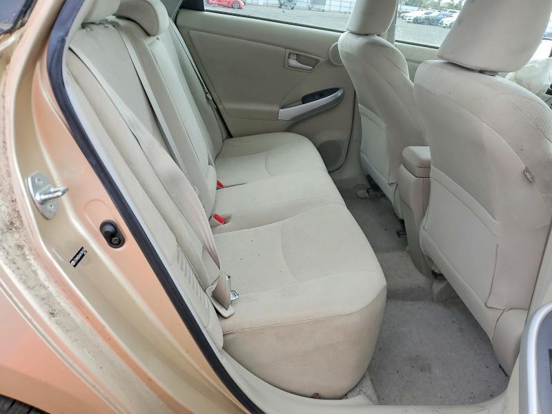 2010 Toyota Prius iii