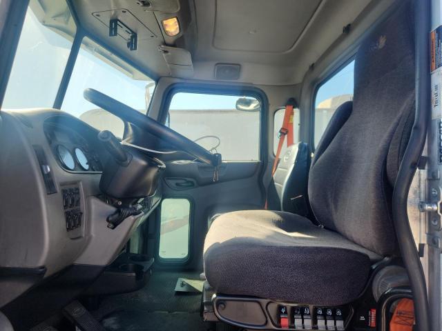 2017 Peterbilt 348