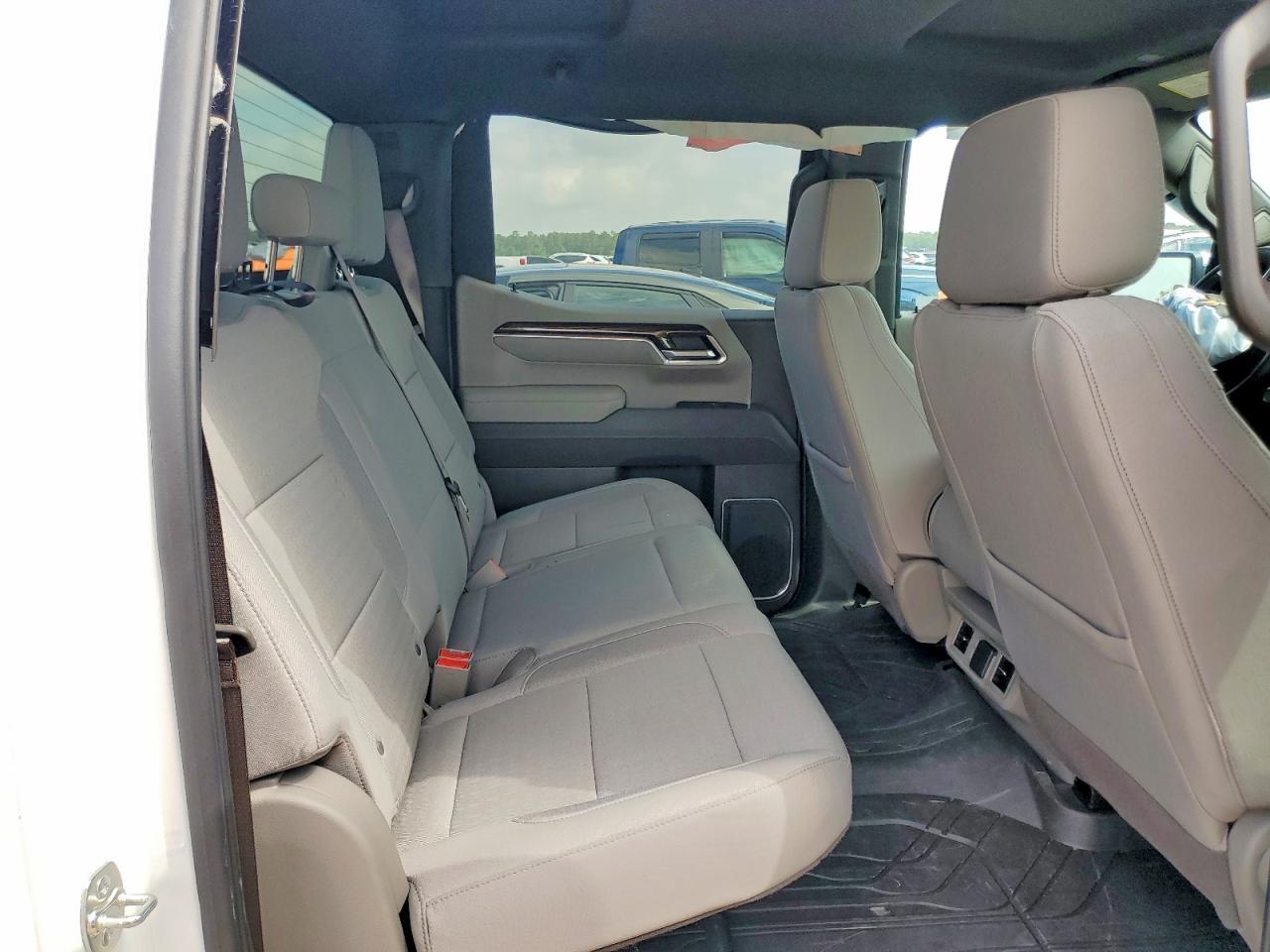 2025 Chevrolet Silverado C1500 LT