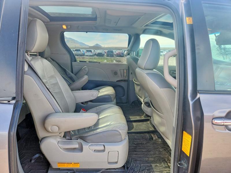 2011 Toyota Sienna Limited 7-passenger