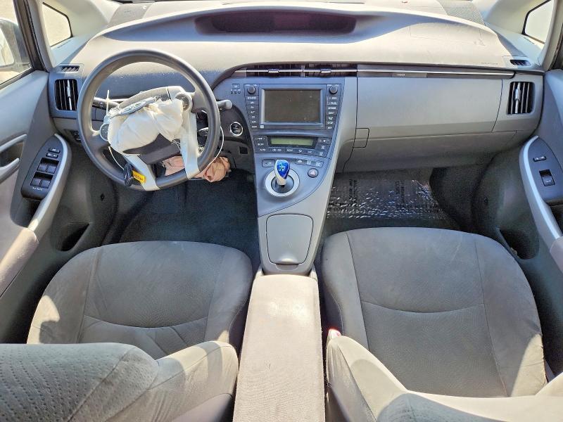 2010 Toyota Prius iii