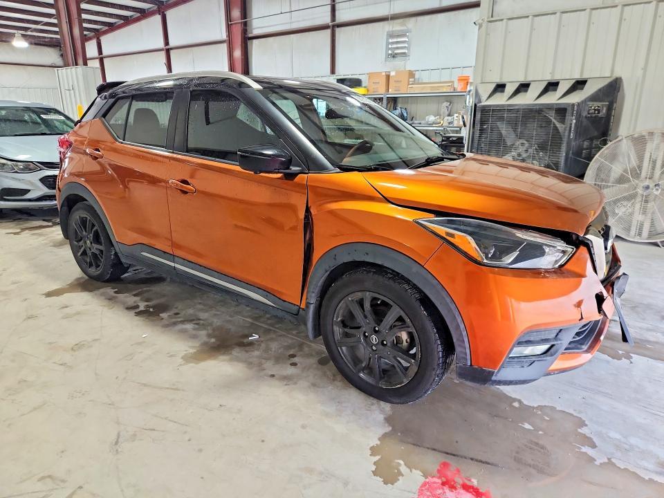 2020 Nissan Kicks sr