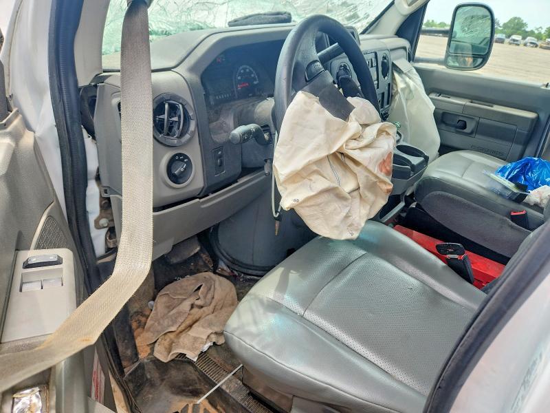 2019 Ford E350 BOX Truck