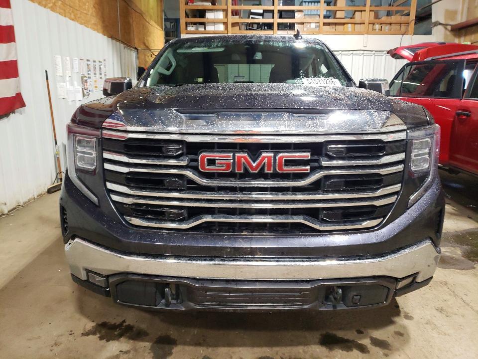 2022 GMC Sierra K1500 SLT