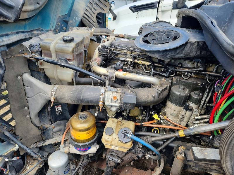 2013 Freigliner 2013 Freightliner Cascadia Semi Truck