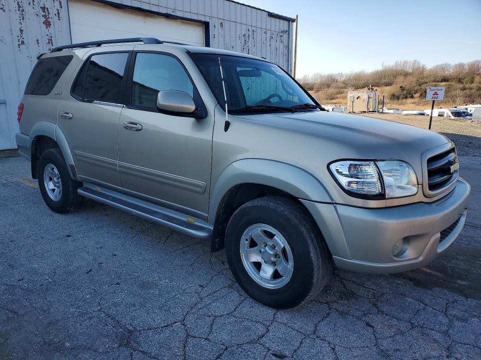 2004 Toyota Sequoia SR5