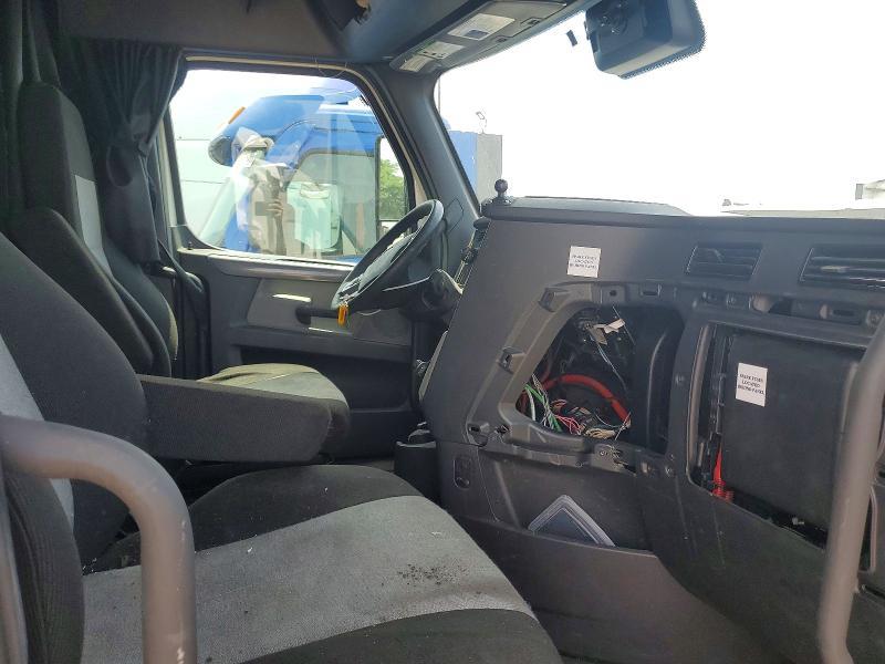 2020 Freightliner Cascadia 126 Semi Truck