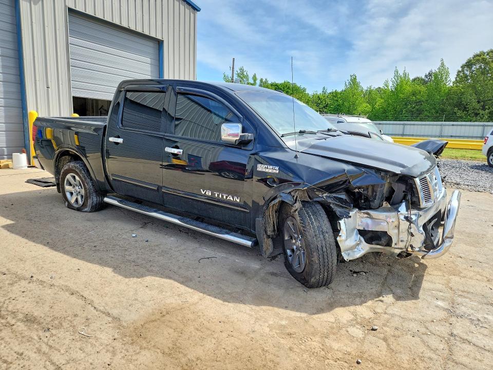 2015 Nissan Titan SV