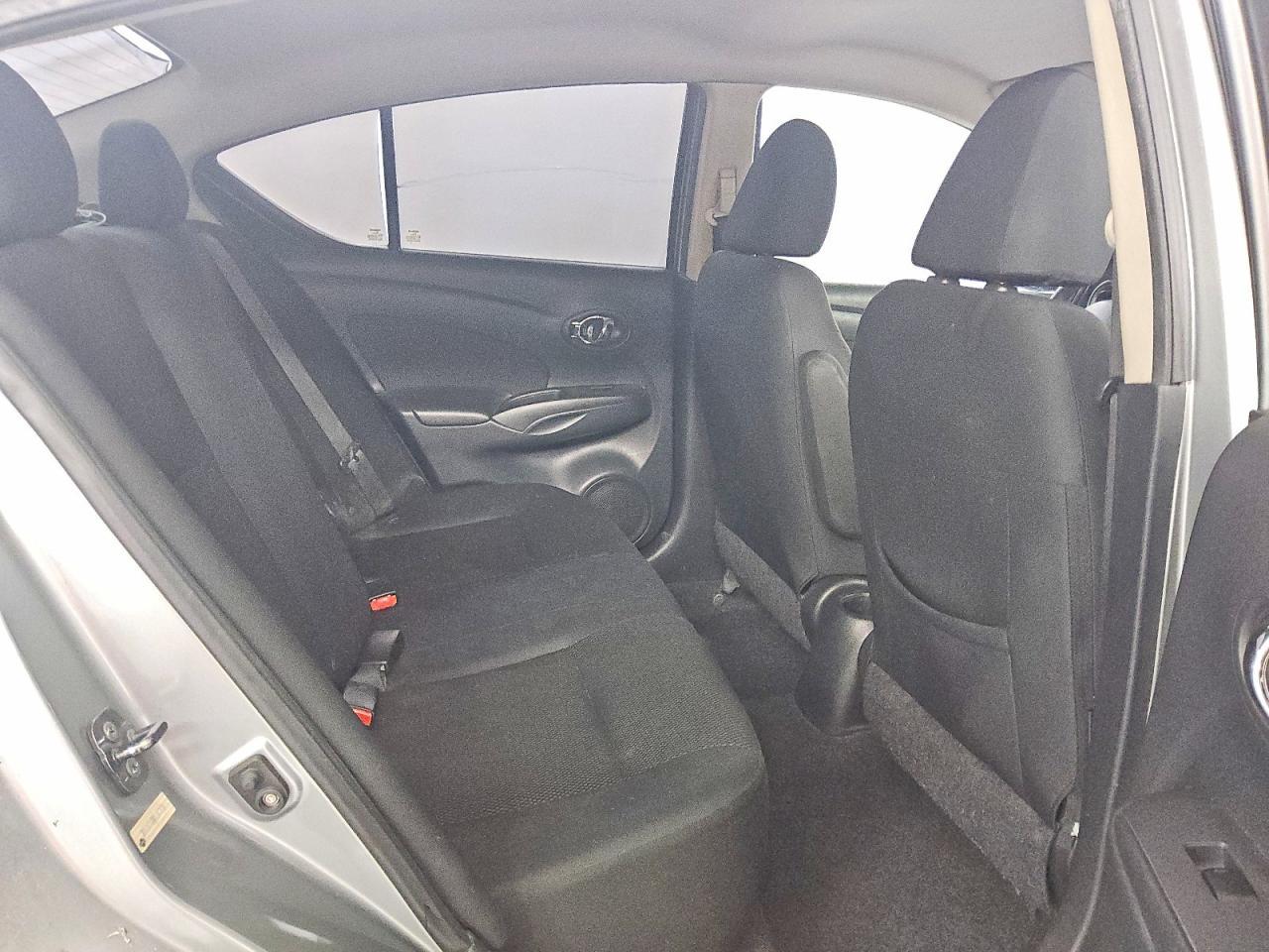 2013 Nissan Versa 1.6 s