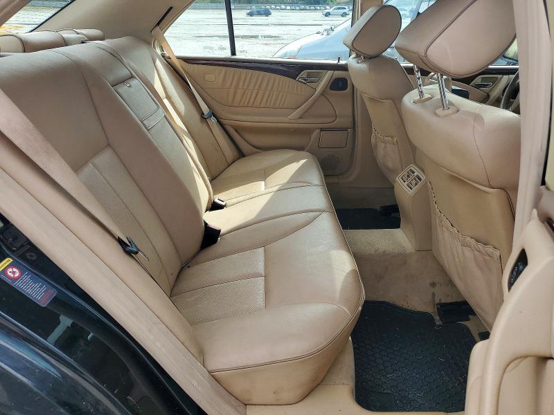 2001 Mercedes-Benz E 320