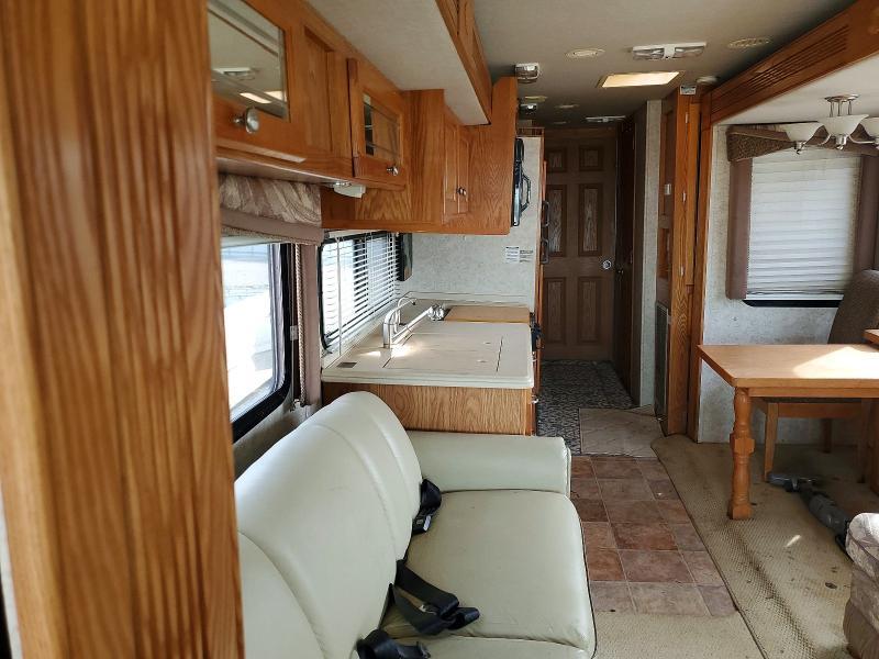 2005 Freigliner Chassis X Line Motor Home