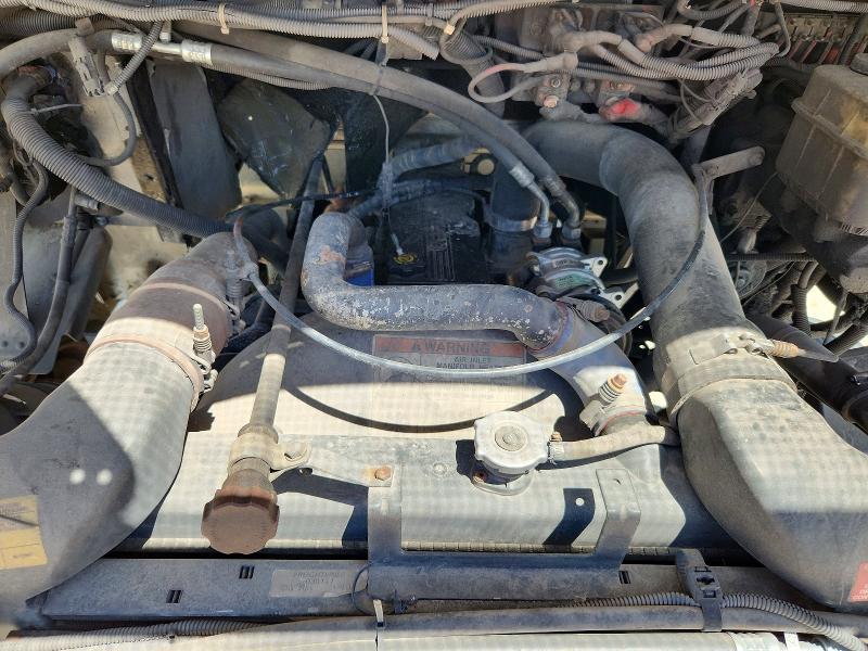 2000 Freightliner MT45G Delivery Truck