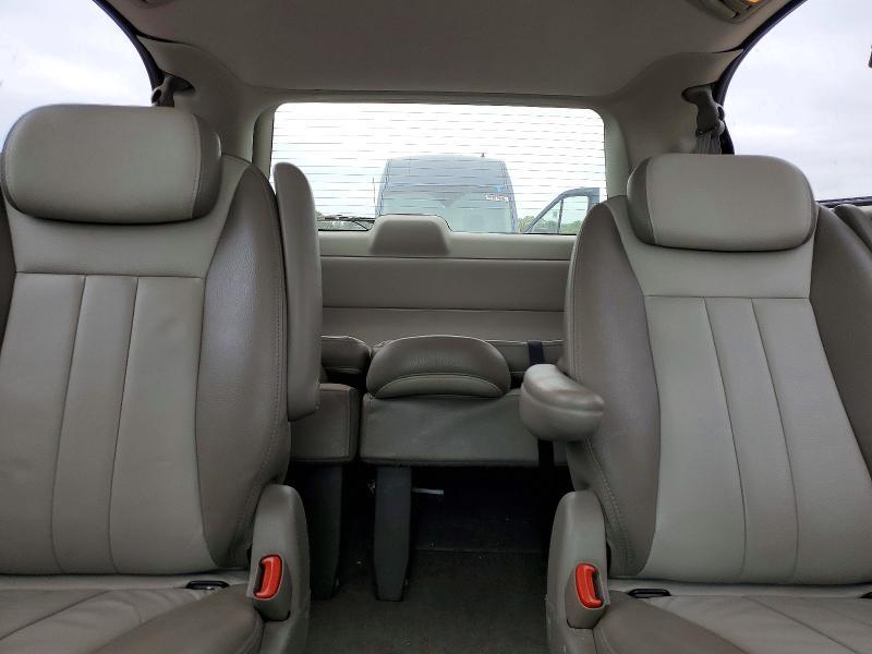 2005 Chrysler Town & Country Touring