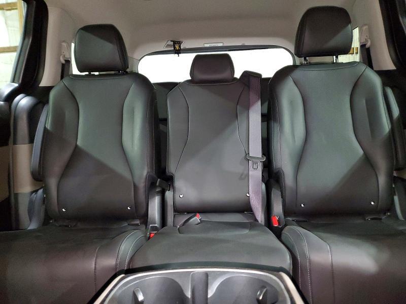 2026 KIA Carnival lxs