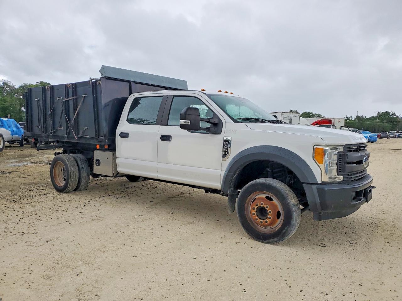 2017 Ford F450 Super Duty Flatbed Truck