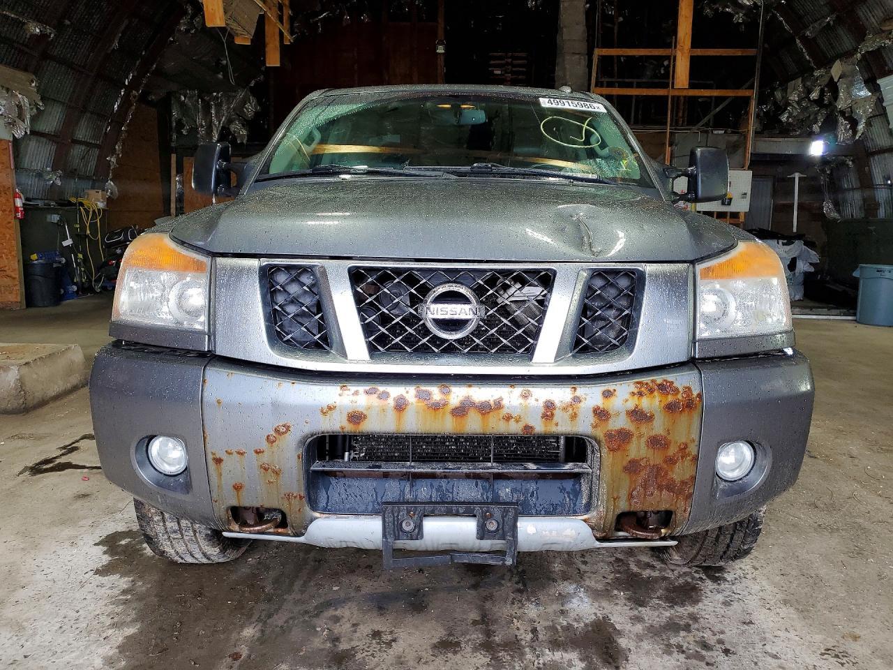 2013 Nissan Titan SV