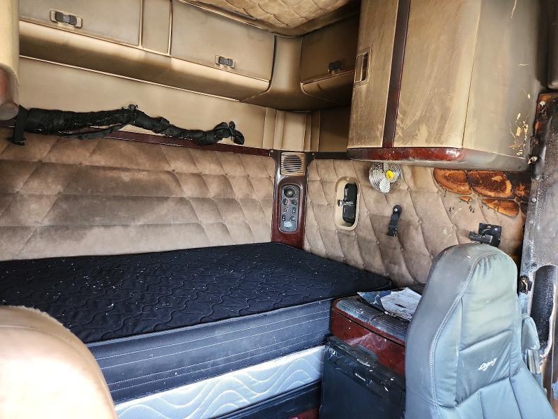 2016 Freigliner 122SD