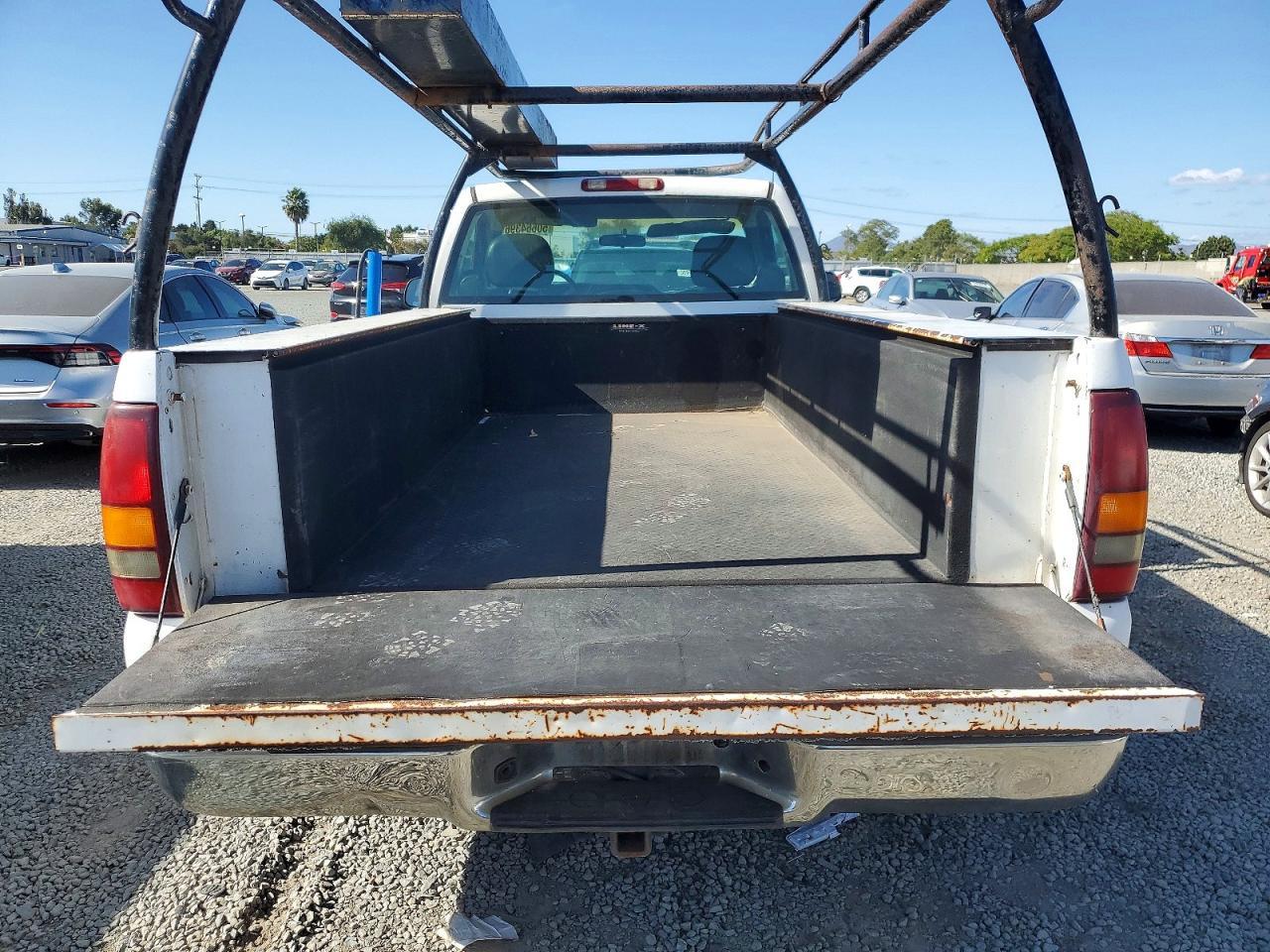 2001 GMC New Sierra C2500