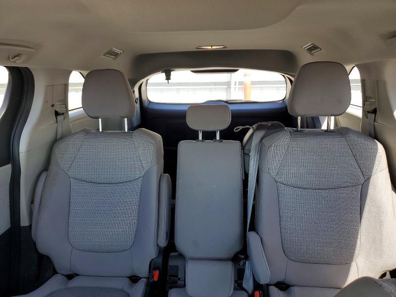 2023 Toyota Sienna le