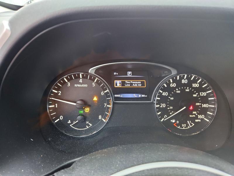 2017 Nissan Pathfinder sv