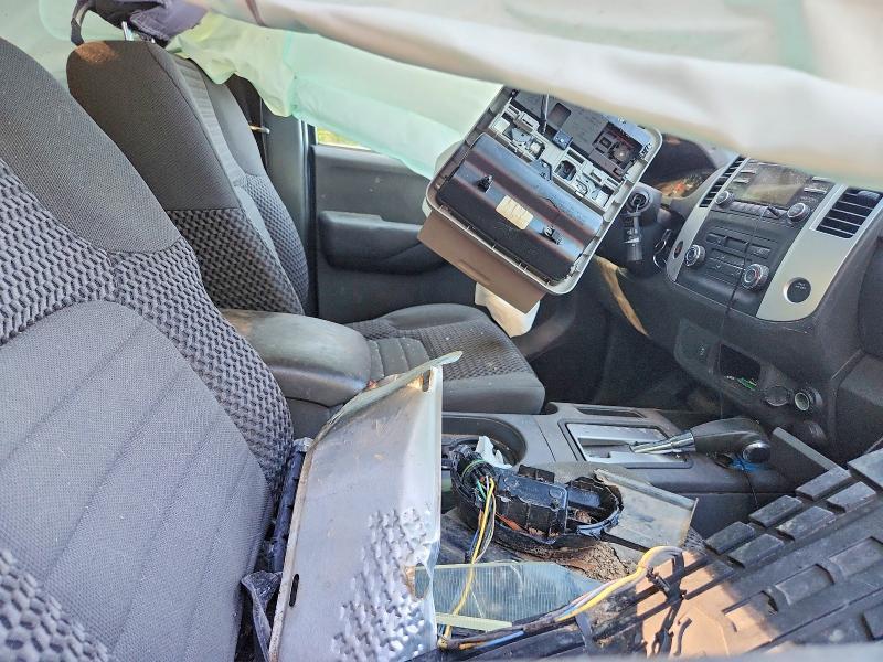 2013 Nissan Frontier sv V6