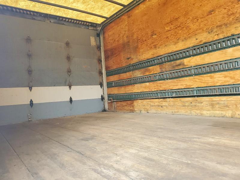 2004 Freigliner 2004 Freightliner Business Class M2 BOX Truck