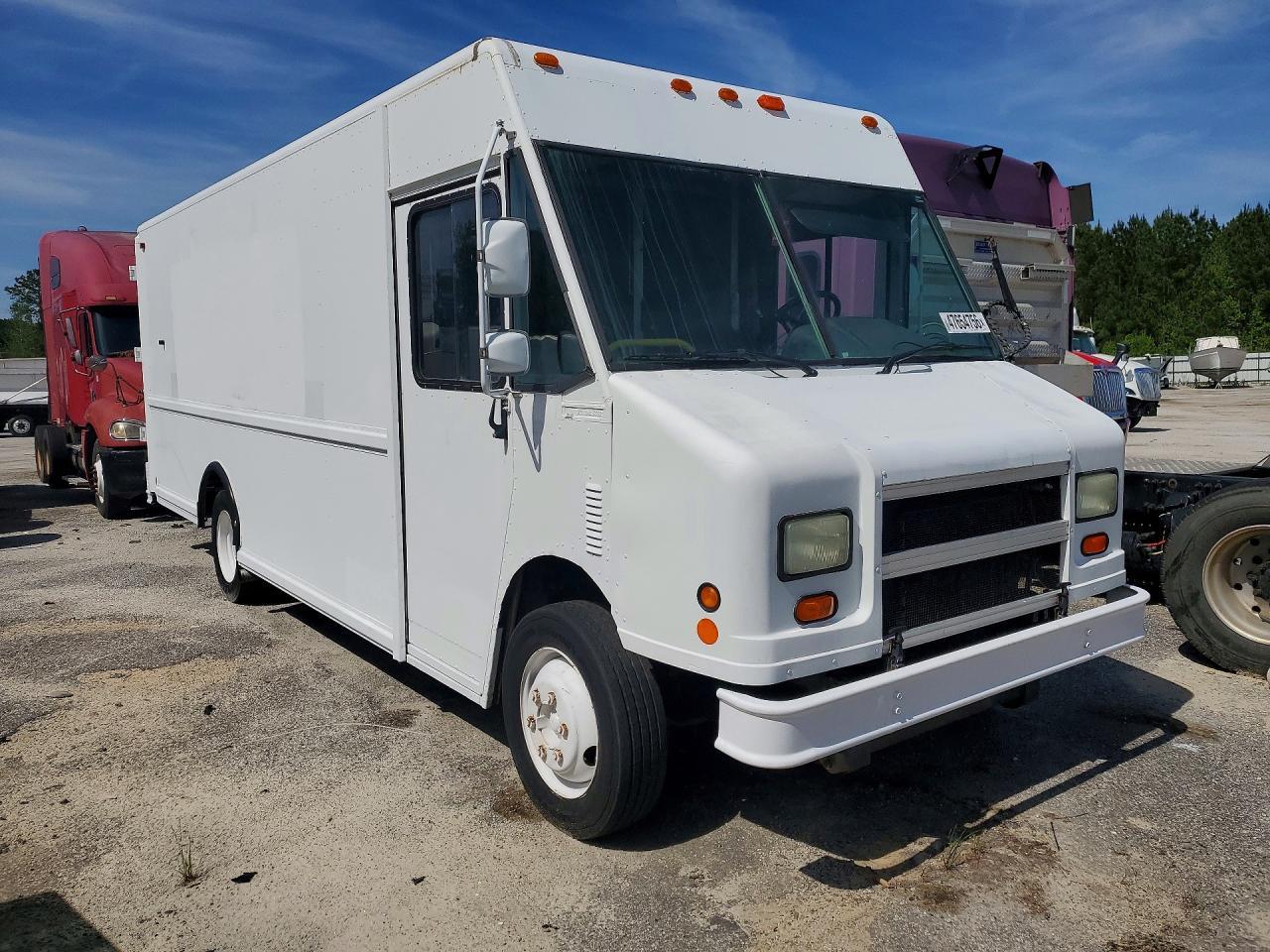 1999 Freightliner MT45 Chassis Delivery Truck