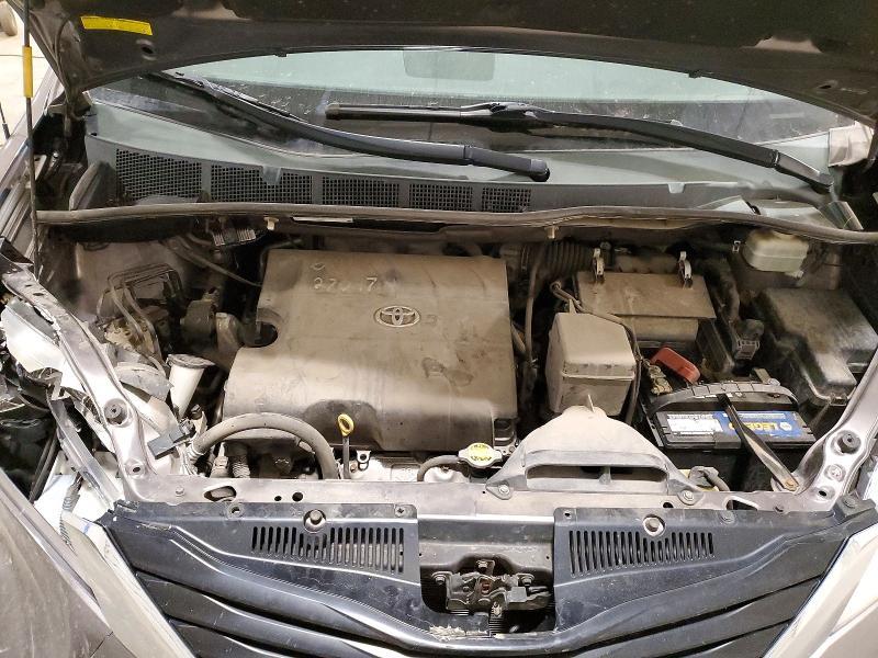 2012 Toyota Sienna le
