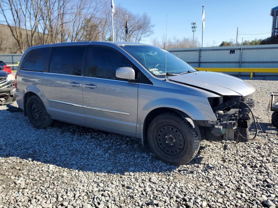 2014 Chrysler Town & Country s