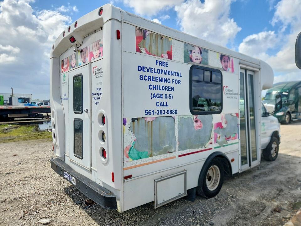 2008 Ford E350 Shuttle Bus