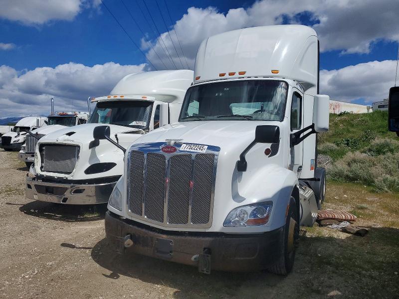 2017 Peterbilt 579