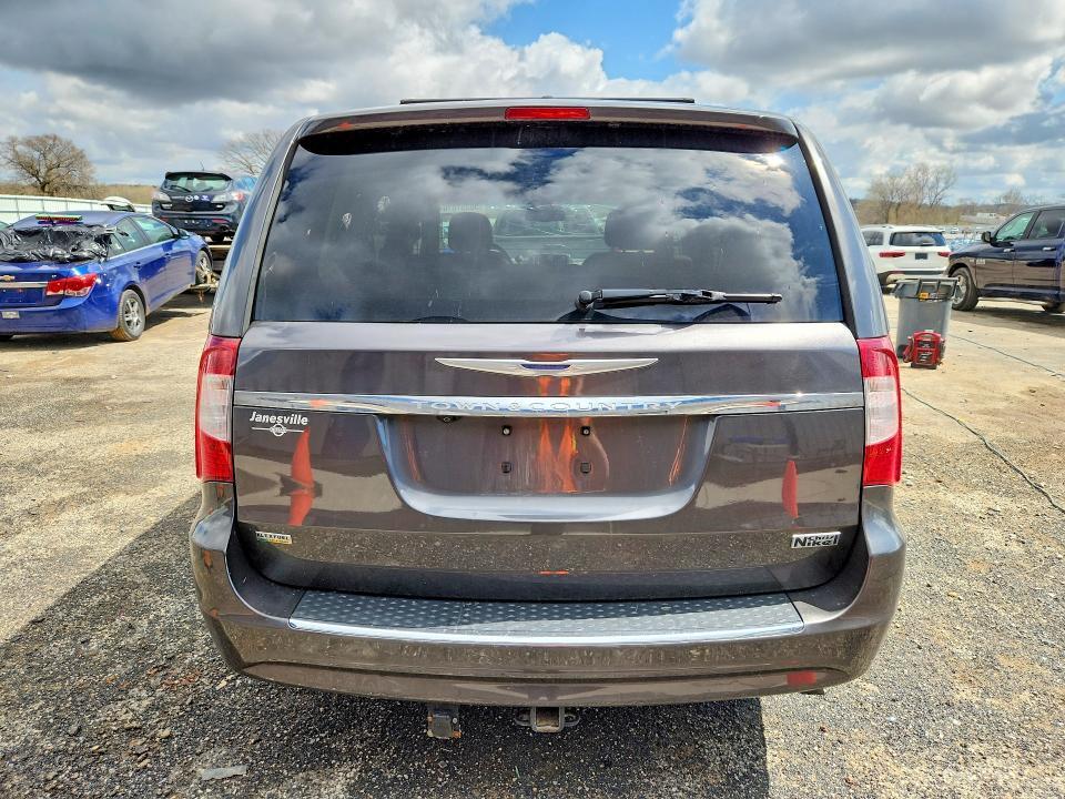 2016 Chrysler Town & Country Touring