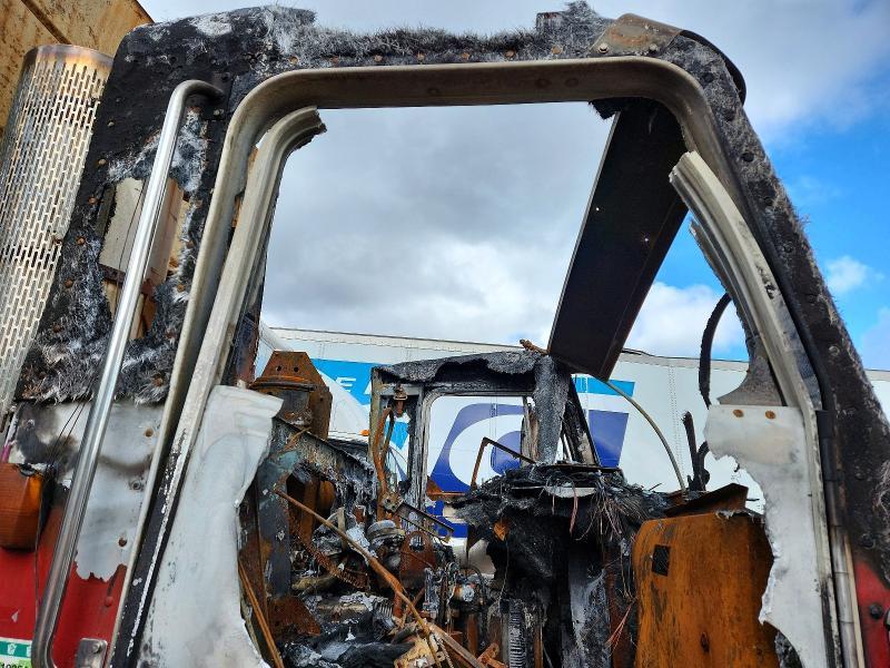 2006 Peterbilt 320 Refuse Truck