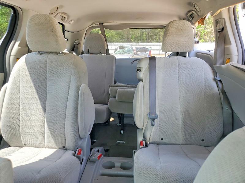 2011 Toyota Sienna le