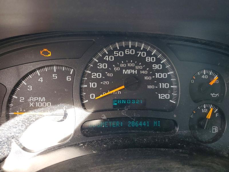 2004 Chevrolet Silverado K1500 Flatbed Truck
