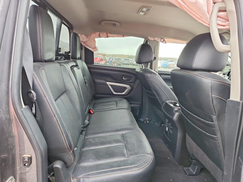 2018 Nissan Titan sv