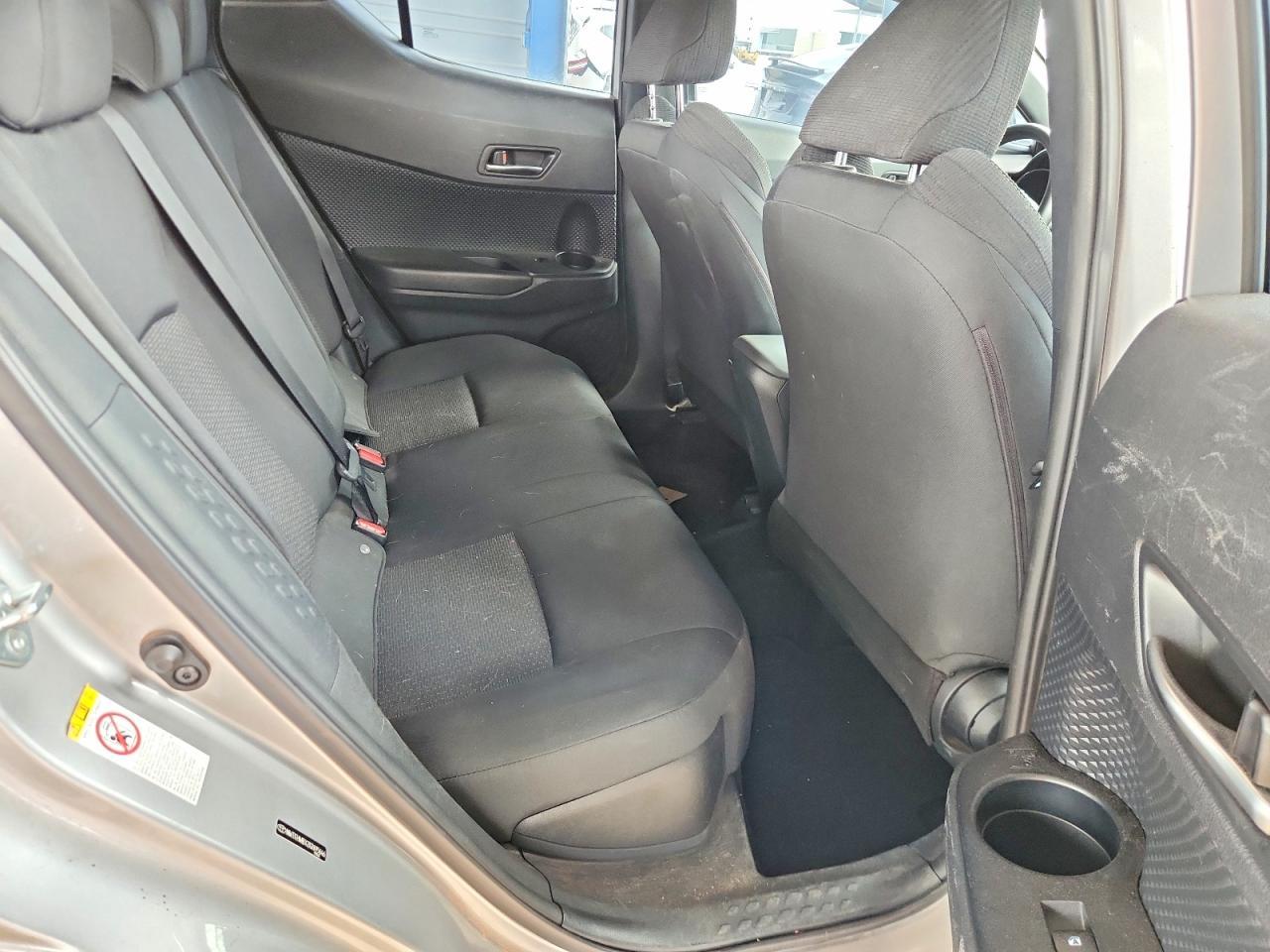 2019 Toyota C-hr le